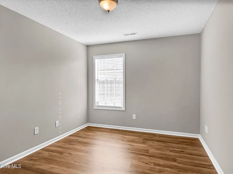 613 Whittle Ct — Photo 23