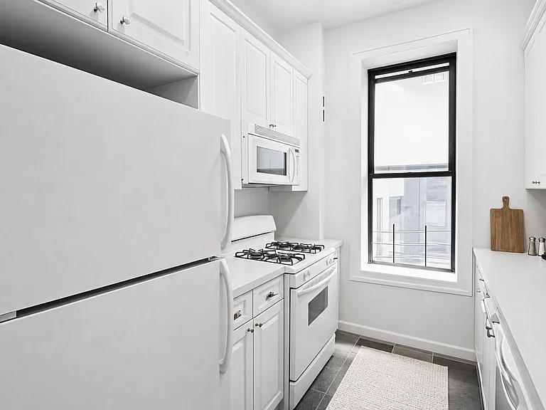 521 W 122nd St #23 — Photo 6
