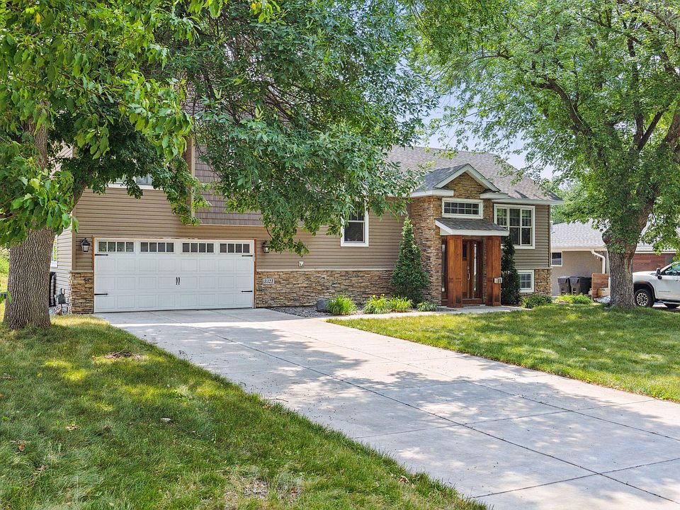 1st image of 3321 Belden Dr NE