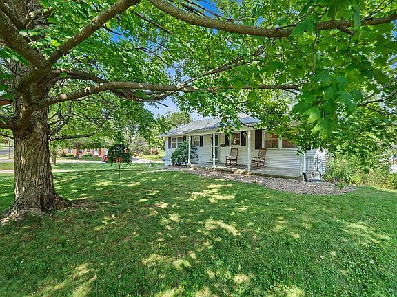 2nd image of 1081 Larchwood Rd