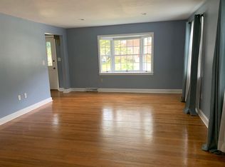 66 Woodridge Ave, Fairfield, CT 06825