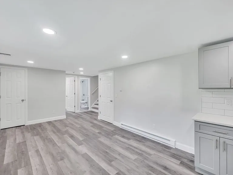 615 Macdonald Ave #B — Photo 4