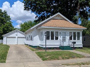 932 1st St, Charleston, IL 61920