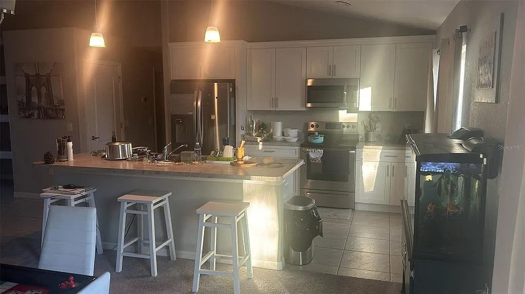 2 bed, 1.0 bath, 1722 sqft, $2,100 — Photo 3