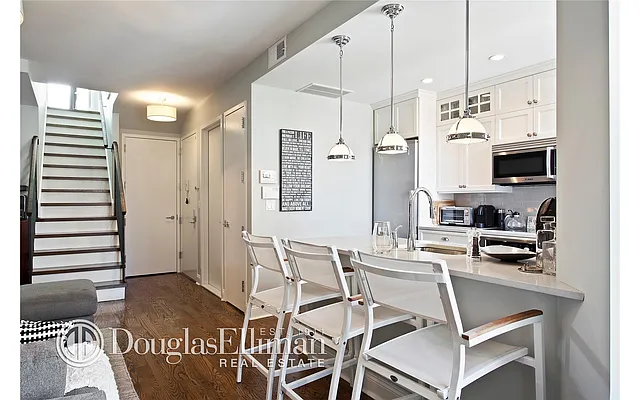 Rented by Douglas Elliman | media 33