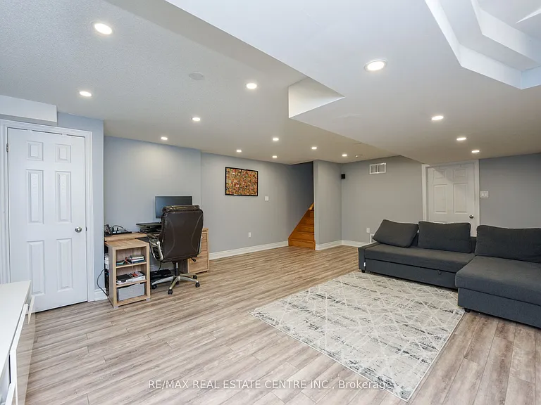 682 Megson Ter — Photo 29