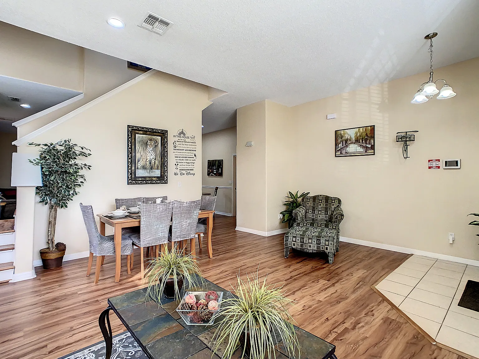1 bed, 2200 sqft, $1,000 — Photo 4