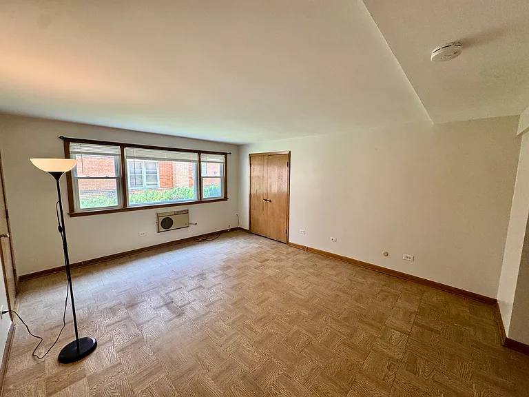 6245 N Northwest Hwy #103 — Photo 3