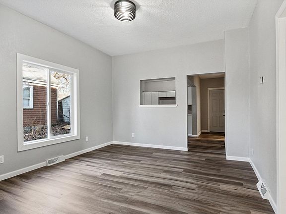 5th image of 406 Aspenwald Ave