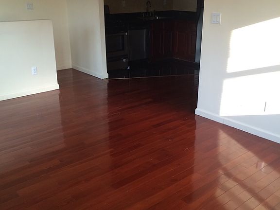5th image of 19810 56th Ave #2