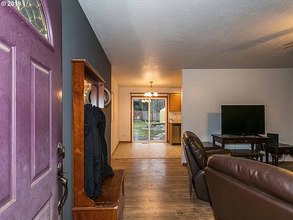 4th image of 4618 NE 39th Ave