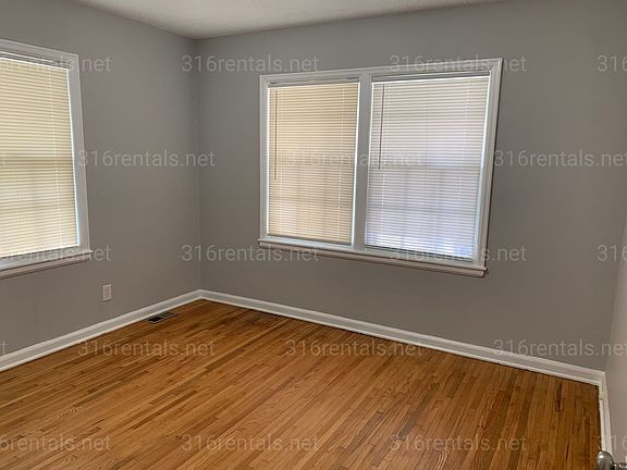 4th image of 1043 N Terrace Dr