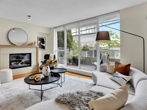 1530 W 8th Ave #202, Vancouver, BC V6J 5M6