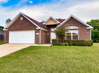 1284 N Cannondale Dr, Fayetteville, AR 72704