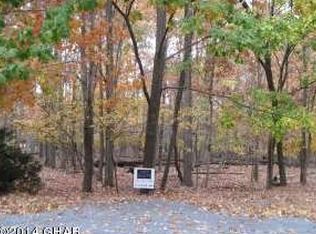 208 Snow Valley Cir, Drums, PA 18222