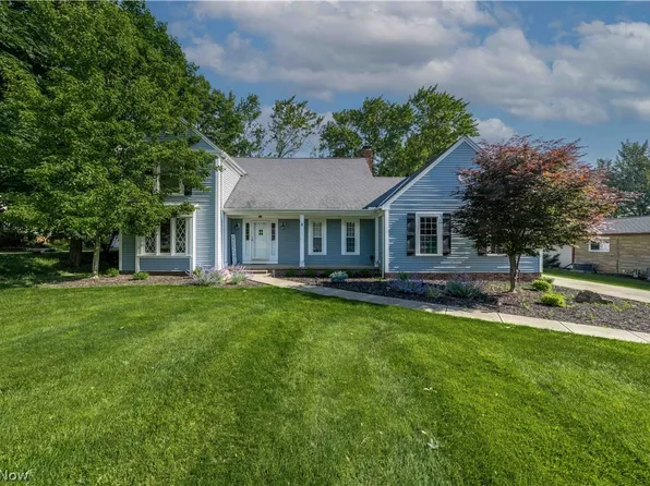 2950 Royalwood Rd, Broadview Heights, OH 44147