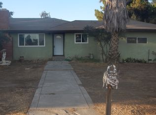 3022 E Mount Whitney Ave, Laton, CA 93242