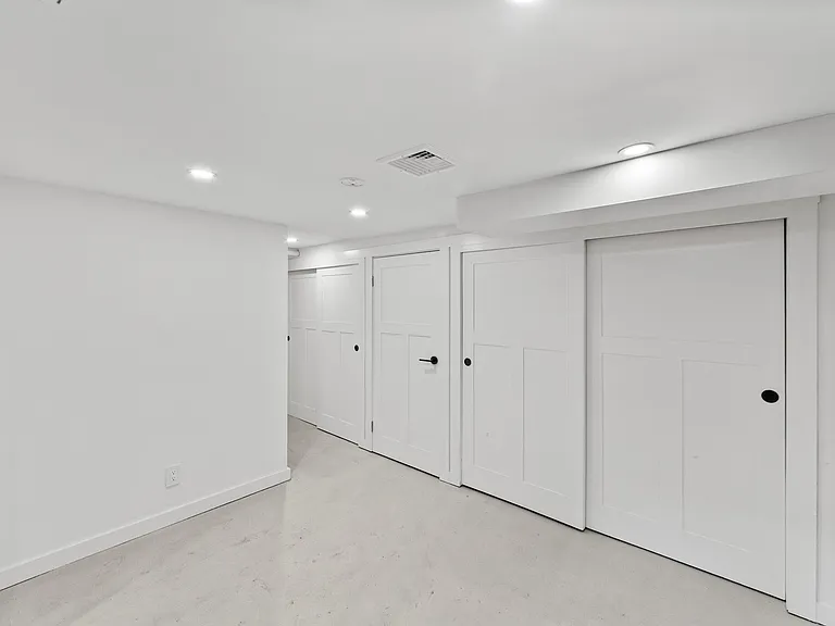 32 Brook St — Photo 20