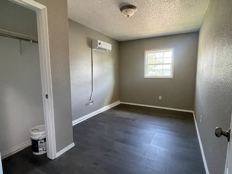 7219 Edenborough Dr — Photo 15