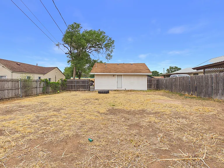 1625 S La Salle St — Photo 19