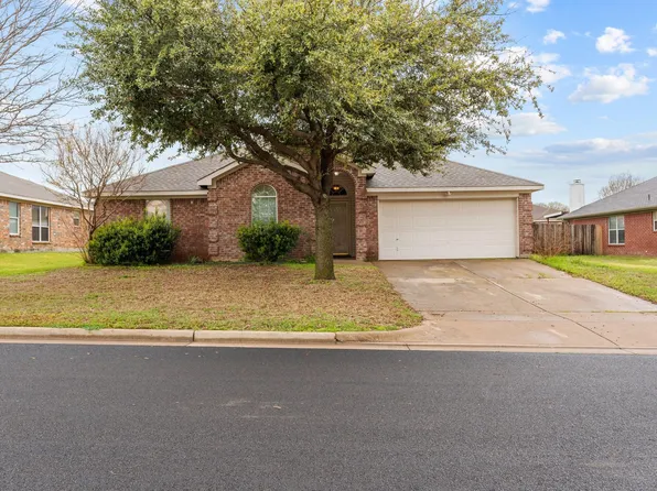 209 Whispering Dell Ln, Weatherford, TX 76085
