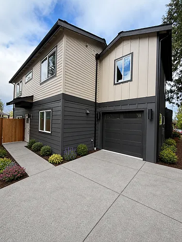 10043 38th Ave NE Photo 1