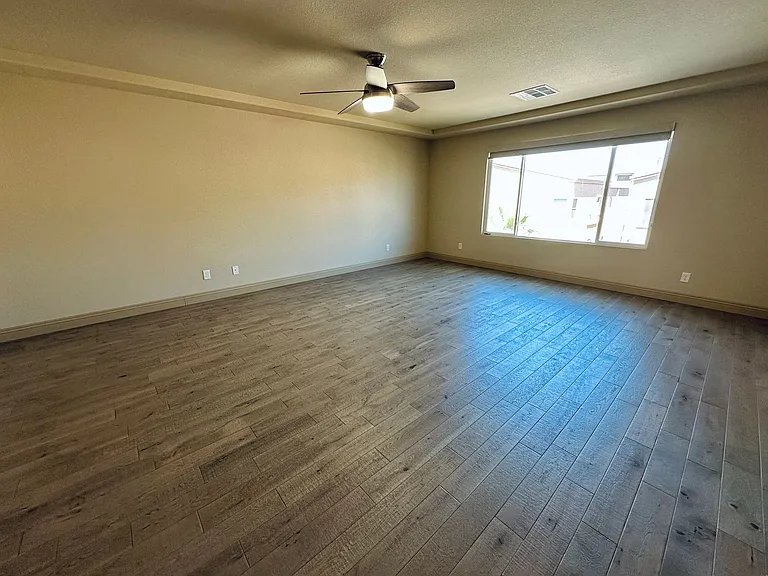9842 Russian Hill St — Photo 37