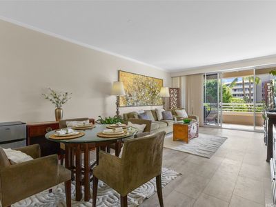 1 Keahole Pl APT 3310, Honolulu, HI, 96825