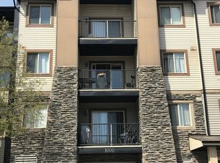 8 Bridlecrest Dr SW, Calgary, AB T2Y0H7