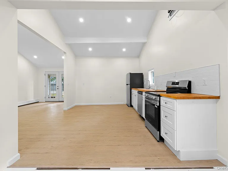 241 Pawnee Ave — Photo 5