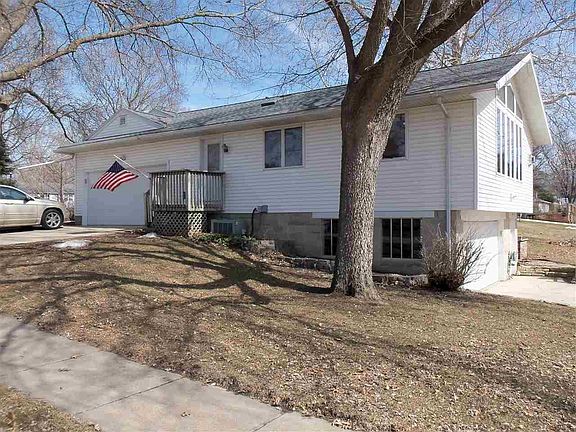 2nd image of 1707 Maplewood Dr