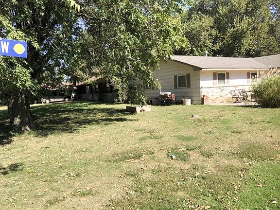 5th image of 320 Choctaw St