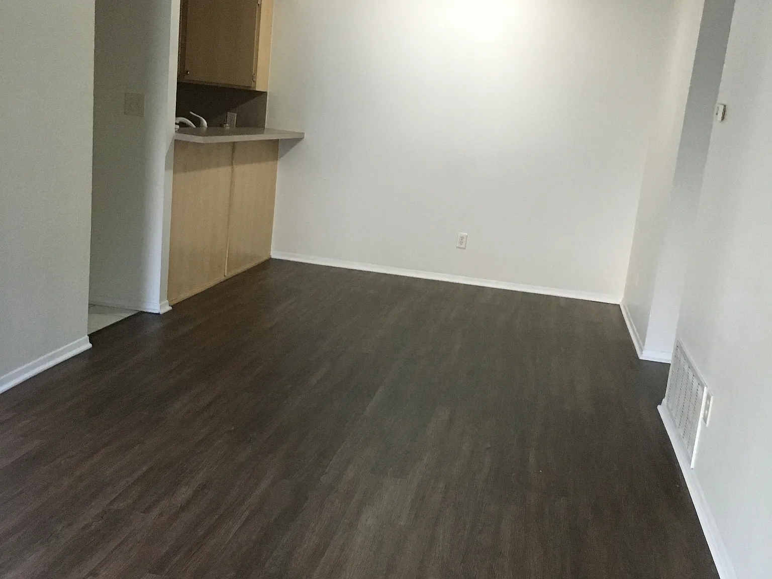 2 bed, 850 sqft, $1,500 — Photo 3