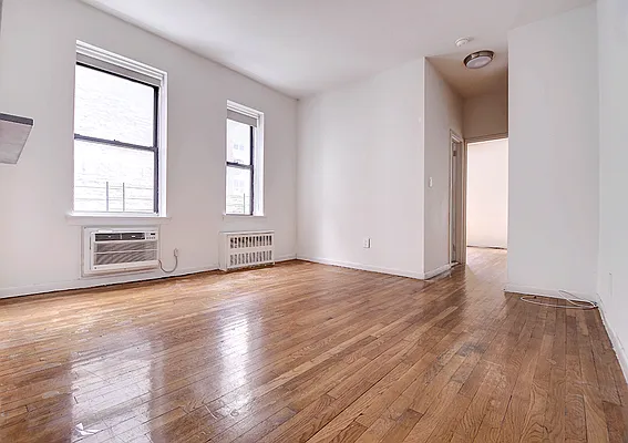 Rented by Urbane Brokerage | media 12