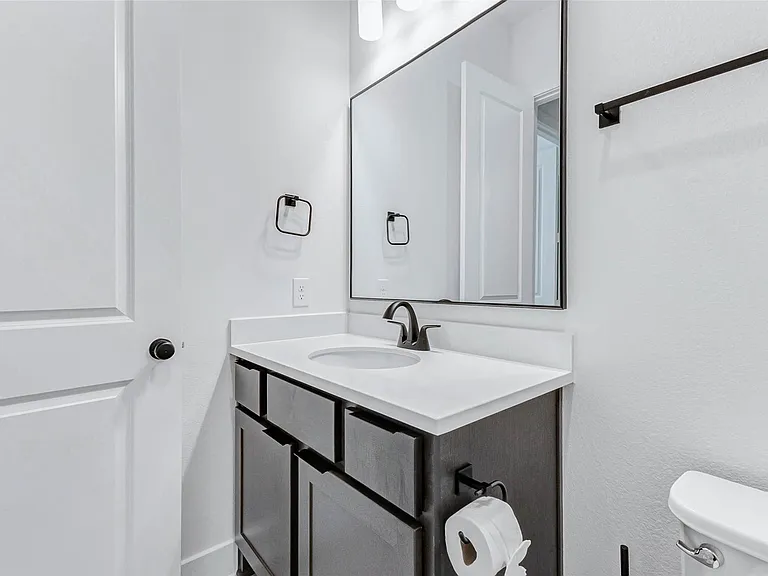 1322 Village Fls — Photo 21