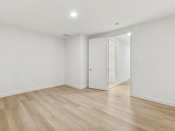 5th image of 20 Broad St #405