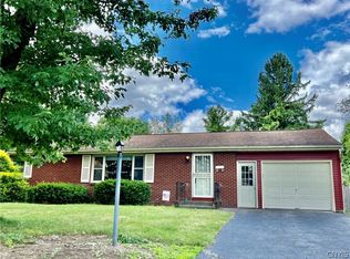 121 Robbins Ln, Syracuse, NY 13214