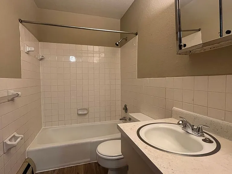 83 Arlington Ave West — Photo 8