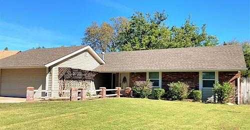 2057 Lantern Ln Photo 1