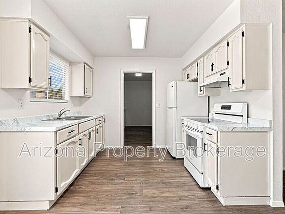 4th image of 1403 N Markdale
