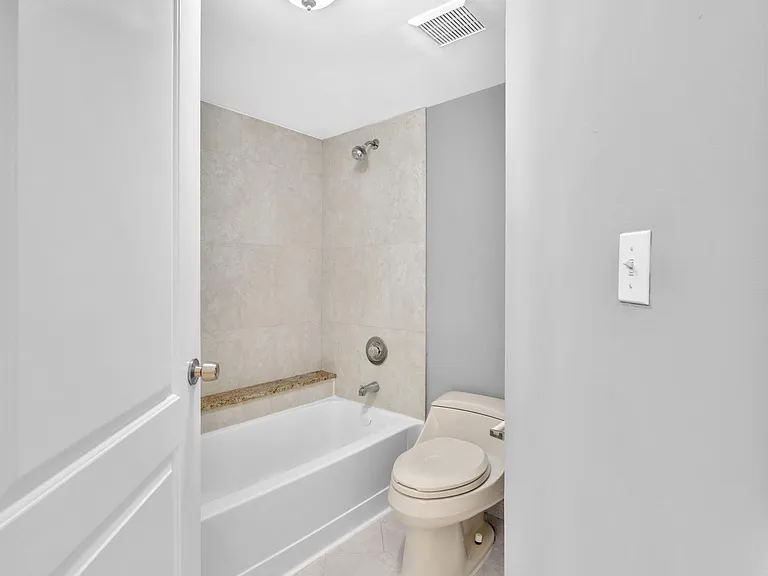 2881 N Oakland Forest Dr #105 — Photo 27