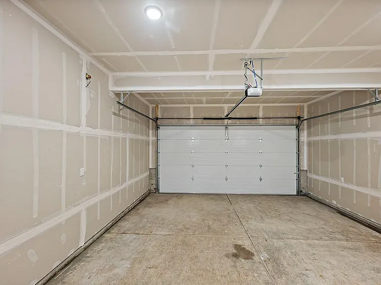 15851 Woodland Ct SE — Photo 35