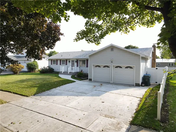 86 Polaris St, Rochester, NY 14606