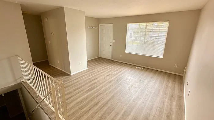4 bed, 2.0 bath, 1423 sqft, $2,350 — Photo 2