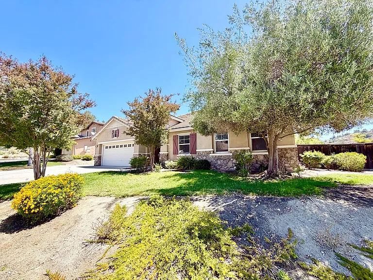 35824 Red Bluff Pl — Photo 1