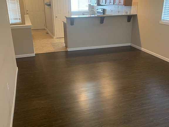 4th image of 1313 Newfoundland Dr