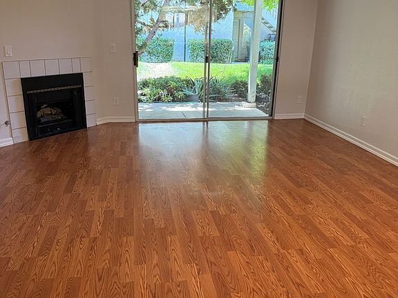 3rd image of 1078 Summerplace Dr