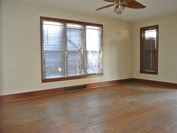 2nd image of 806 Vine St
