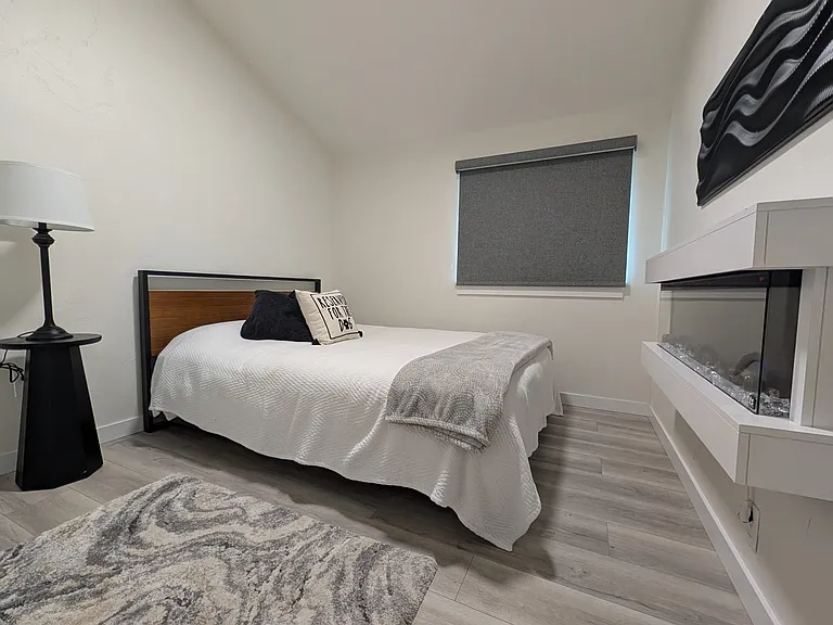 221 Avenue I — Photo 12