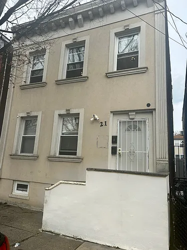 21 Tillinghast St Photo 1